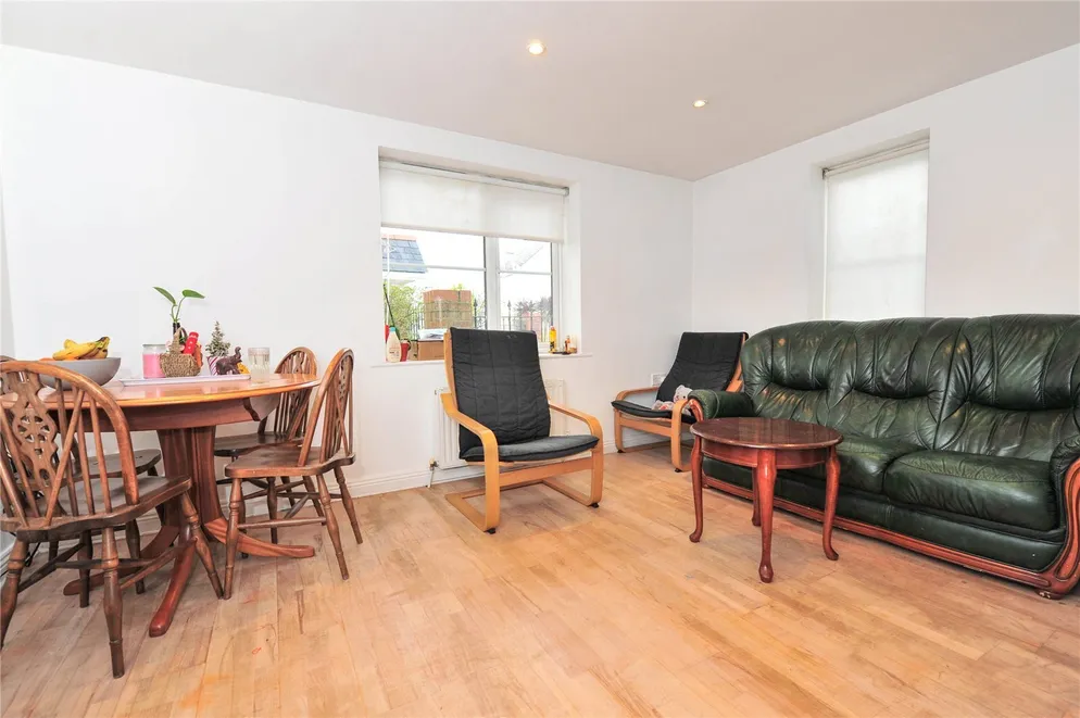 Property carousel item 4