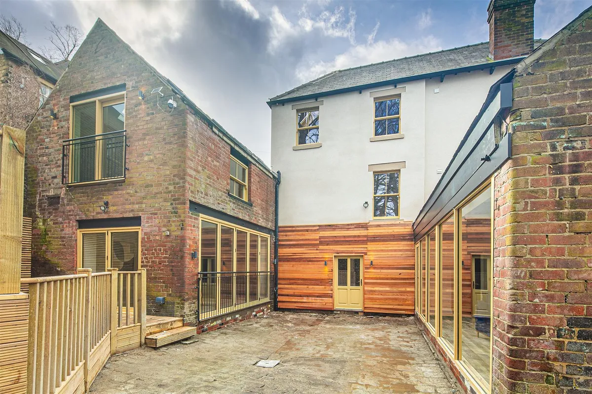 8 Sandbeck Place, Sharrowvale, S118XP