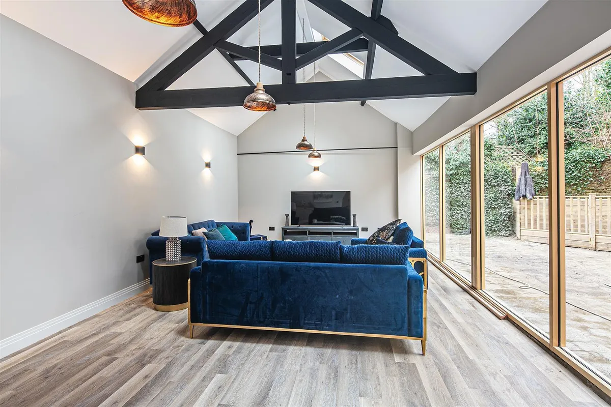8 Sandbeck Place, Sharrowvale, S118XP
