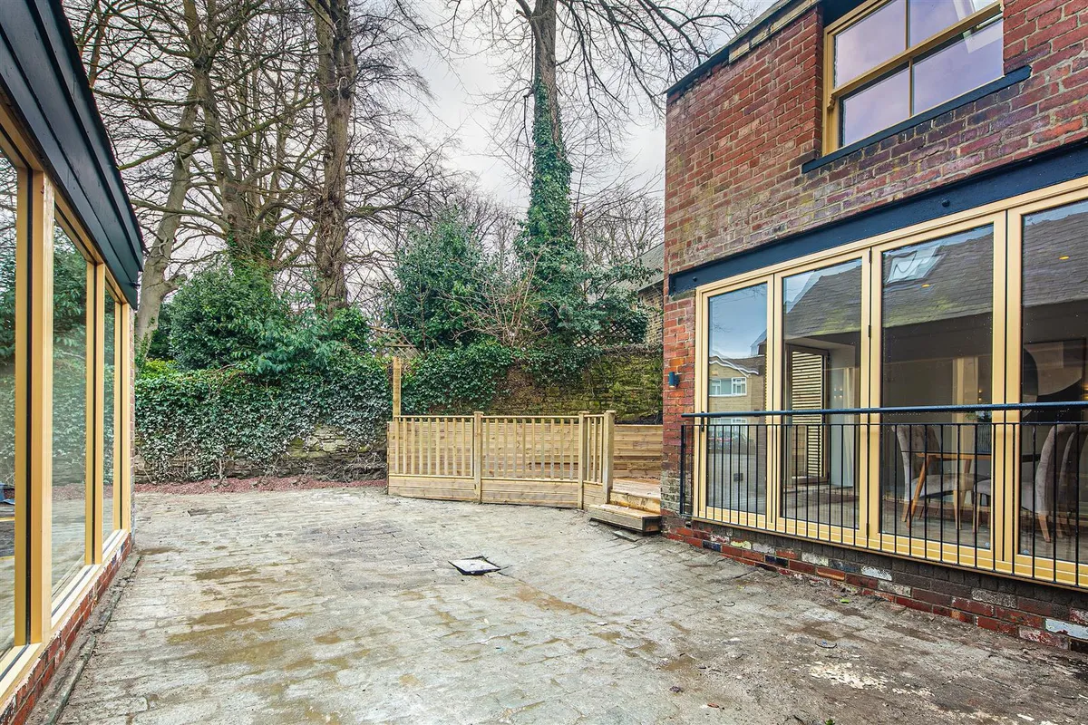 8 Sandbeck Place, Sharrowvale, S118XP