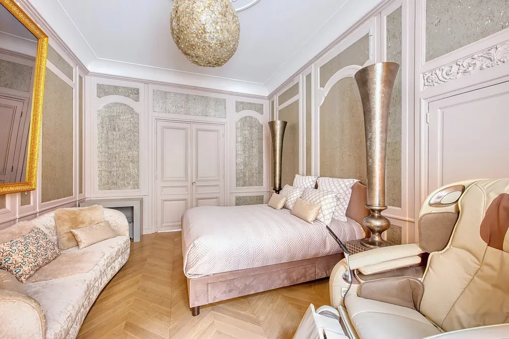 Paris 16th (Porte-Dauphine), 75016, France