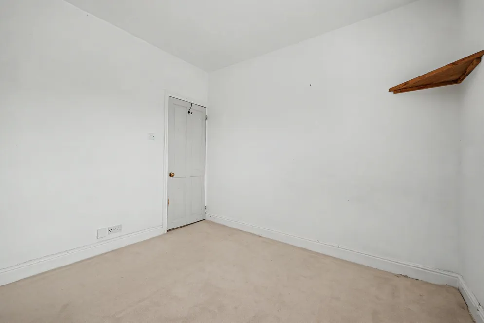 Property carousel item 14