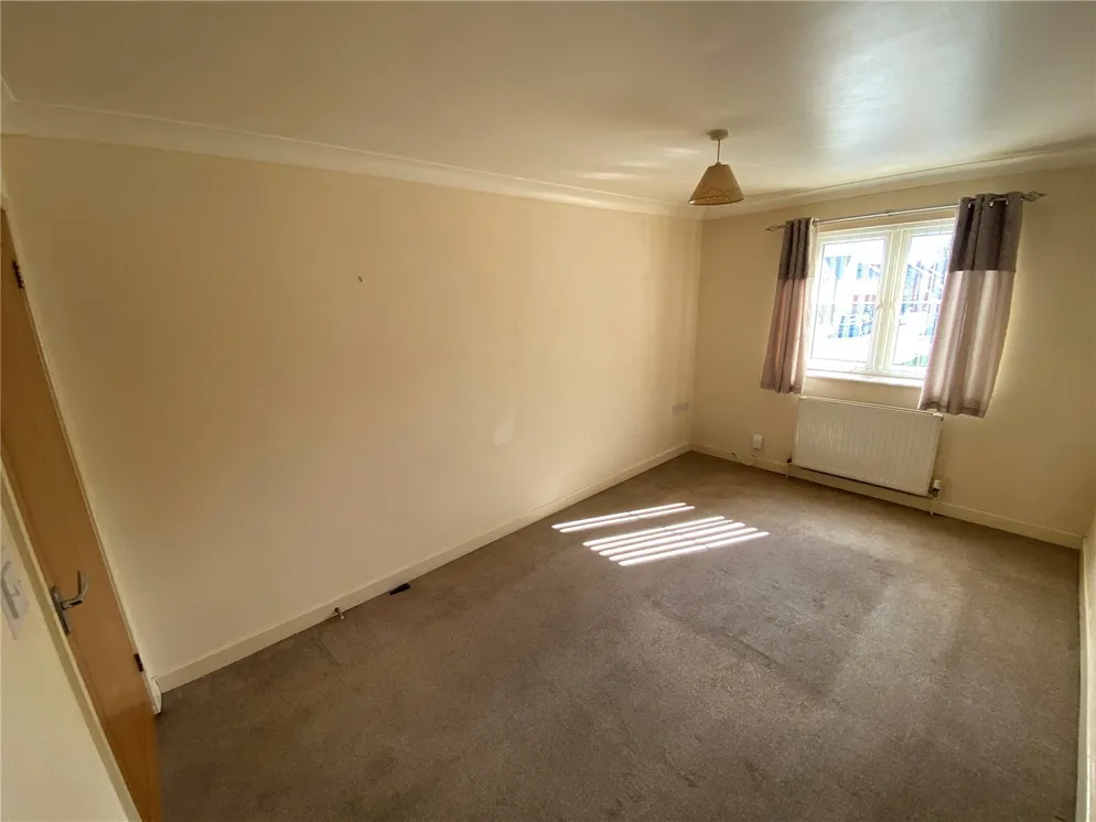 Property carousel item 11