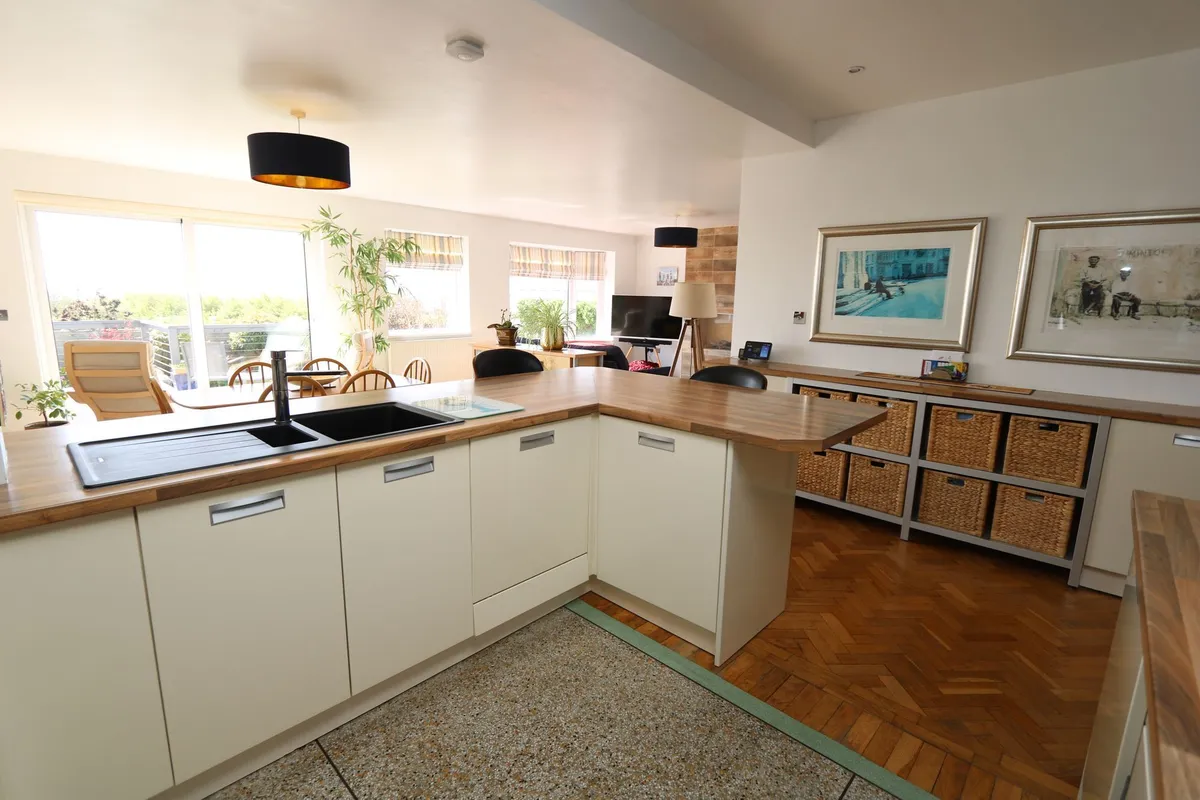 Fontygary Road, Rhoose, CF62 3DU