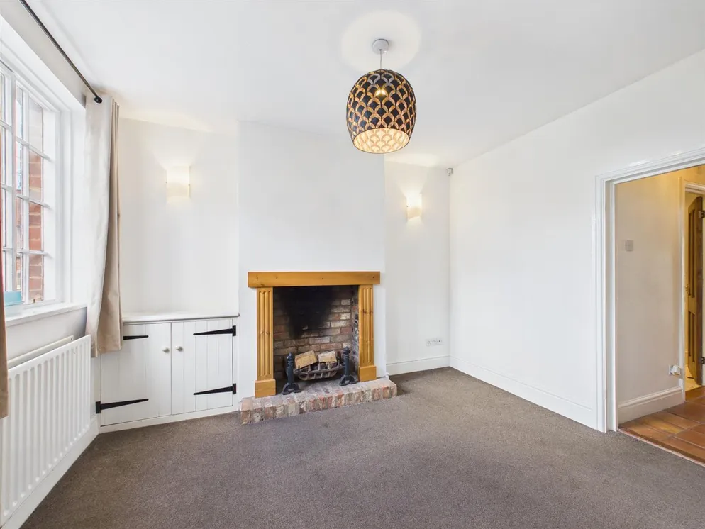 Property carousel item 4