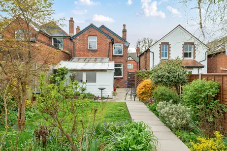 New Road, HASLEMERE, GU27