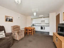 Taverners Way, Hoddesdon thumb 2