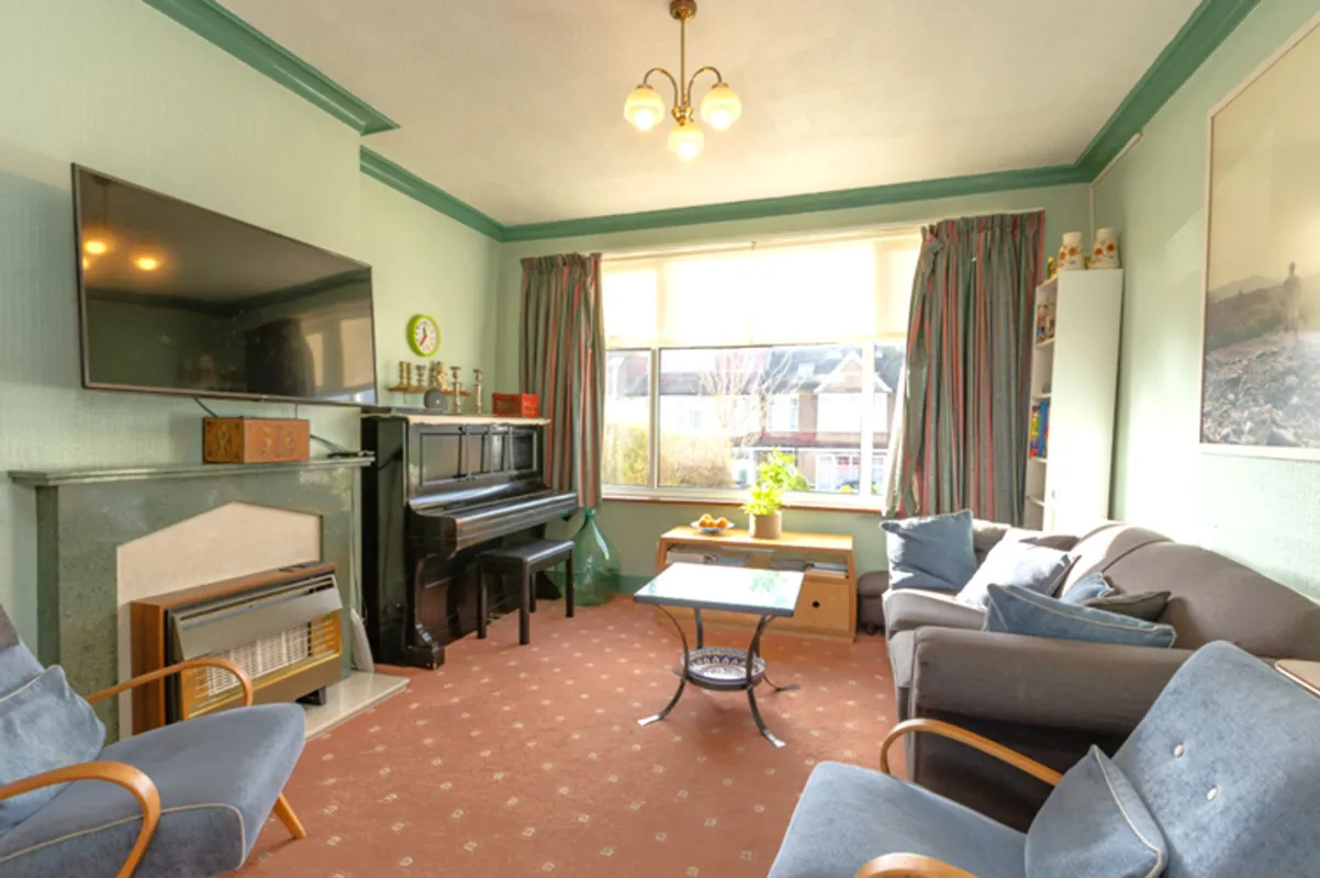 Eton Avenue, Barnet, EN4