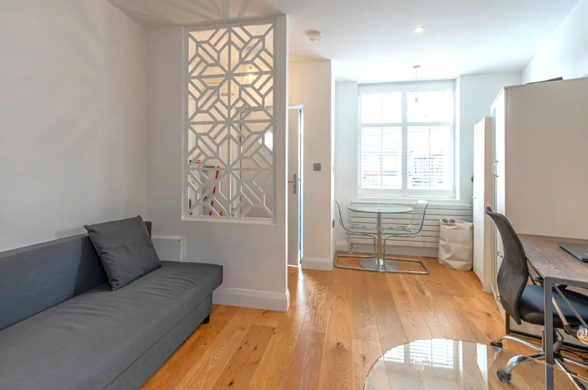 Eton Avenue, Barnet, EN4