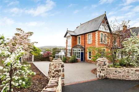 The Avenue, Tiverton, EX16