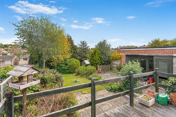 Property carousel image 11