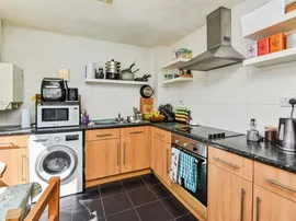 Pavely Close, Chippenham thumb 2