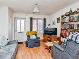 Pavely Close, Chippenham thumb 3