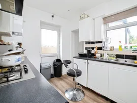 Warmsworth Road, Balby, Doncaster thumb 3