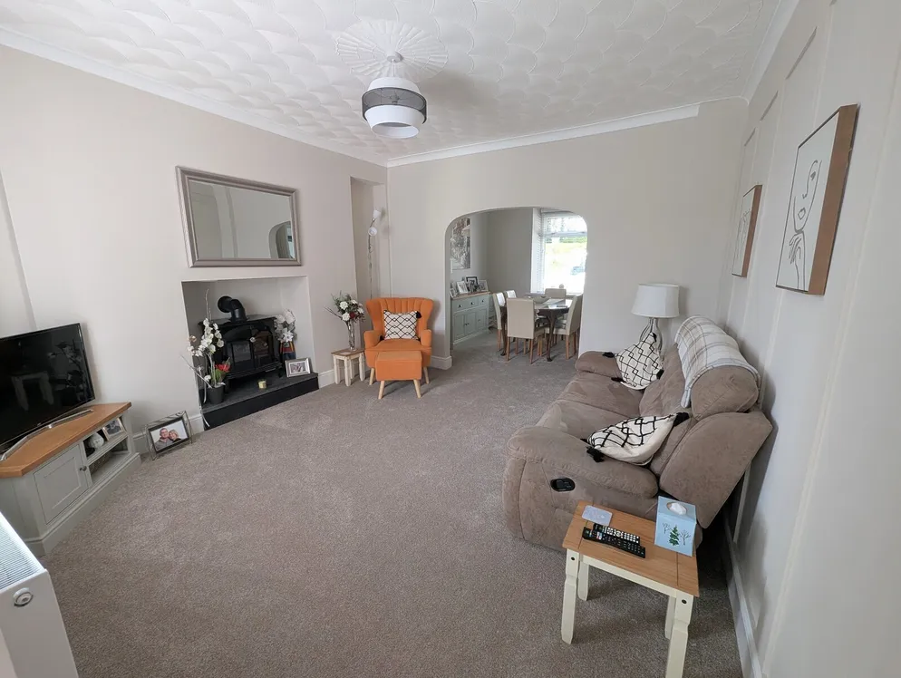 Property carousel item 4