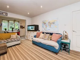 Chilcott Close, Tiverton thumb 3