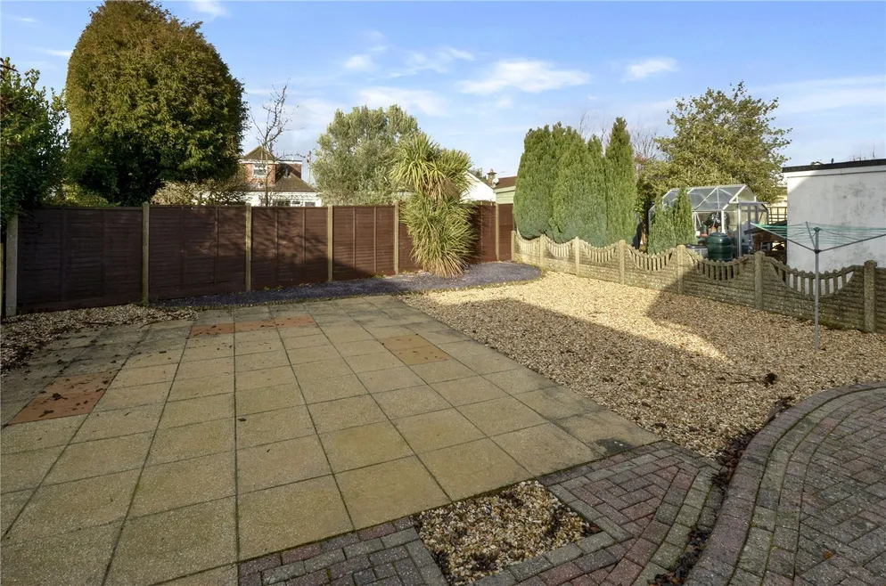 Property carousel item 4