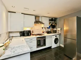 Orme Court, Fareham thumb 3
