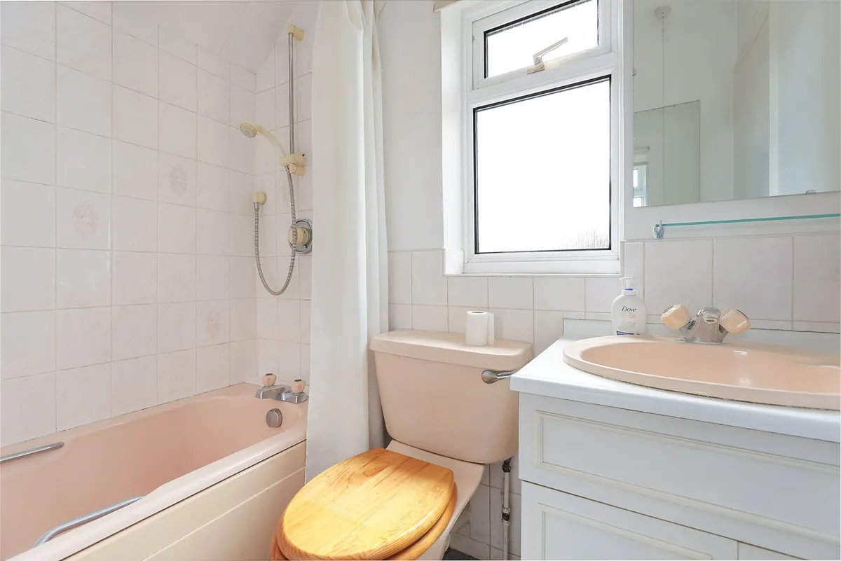 Cobham Road, Fetcham, Leatherhead, Surrey, KT22