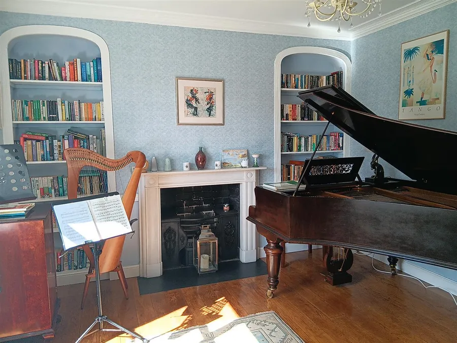 Property Image 4
