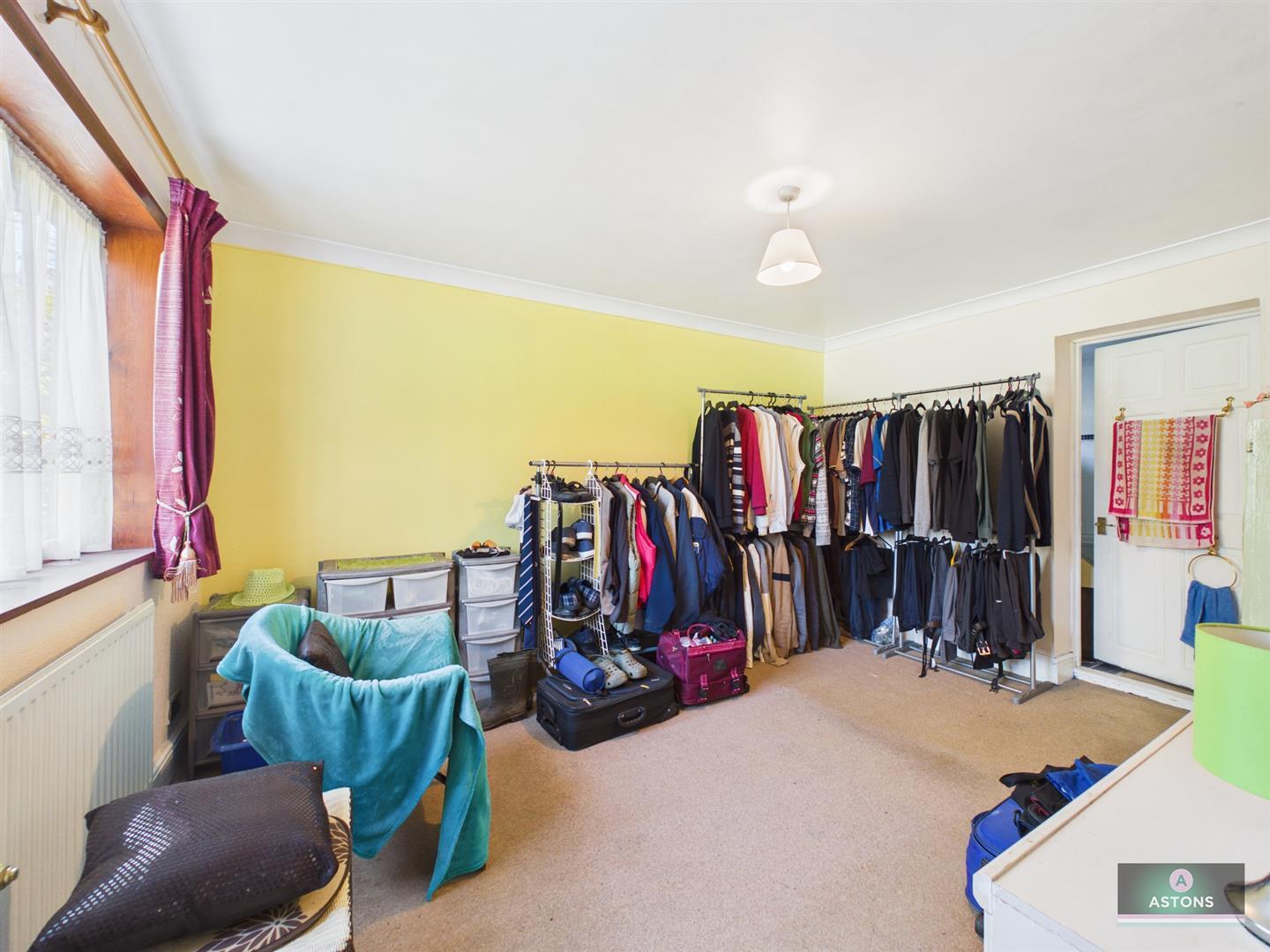 Peeks Brook Lane, Horley Image 6