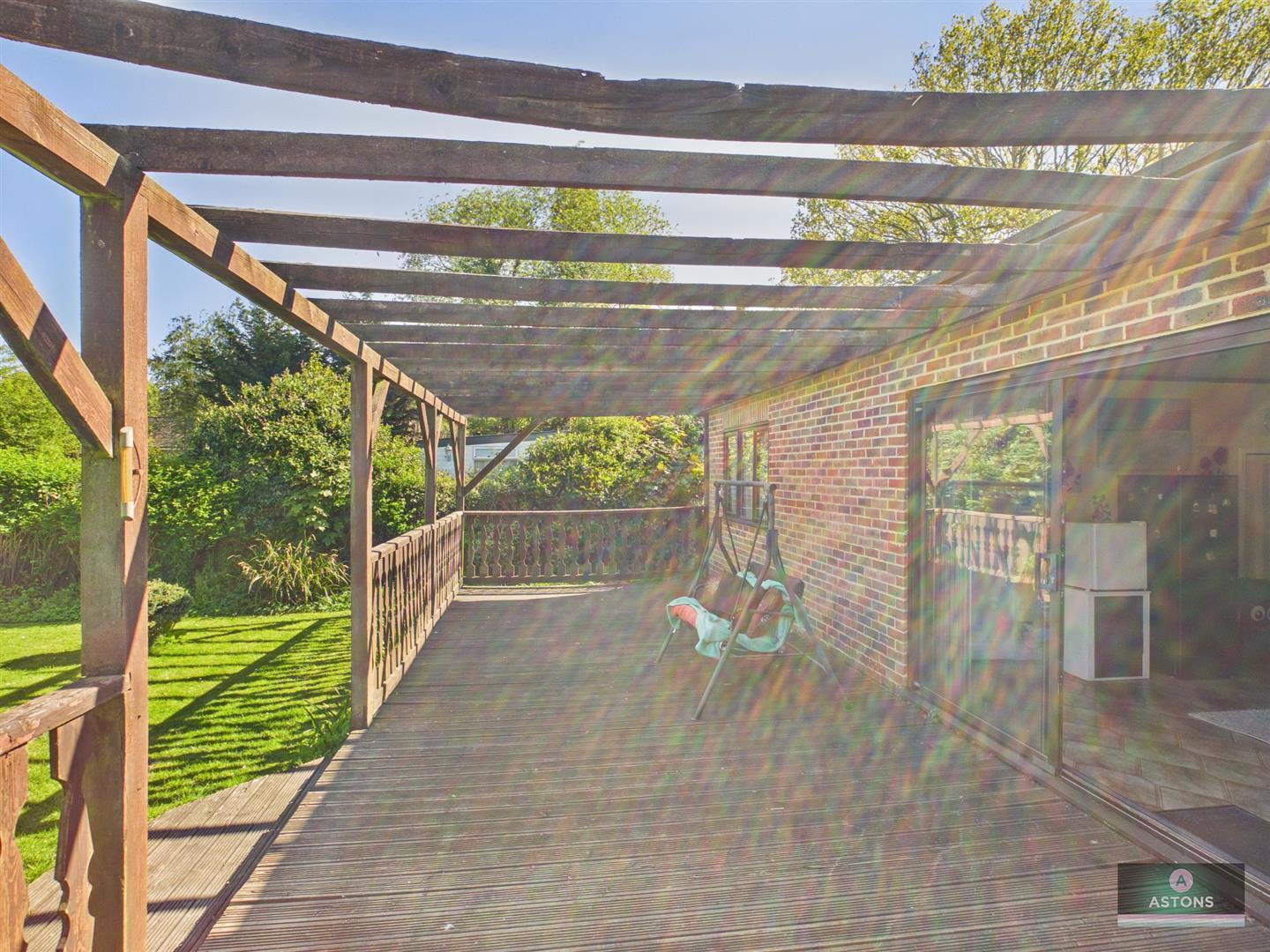 Peeks Brook Lane, Horley Image 12
