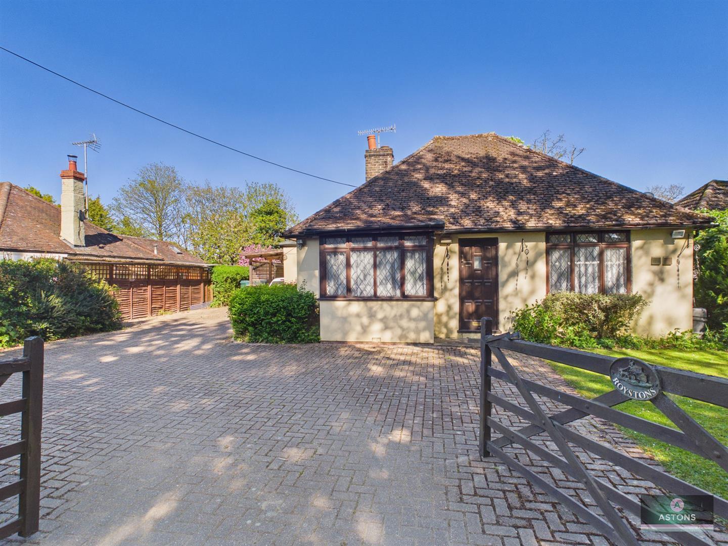 Peeks Brook Lane, Horley Image 17
