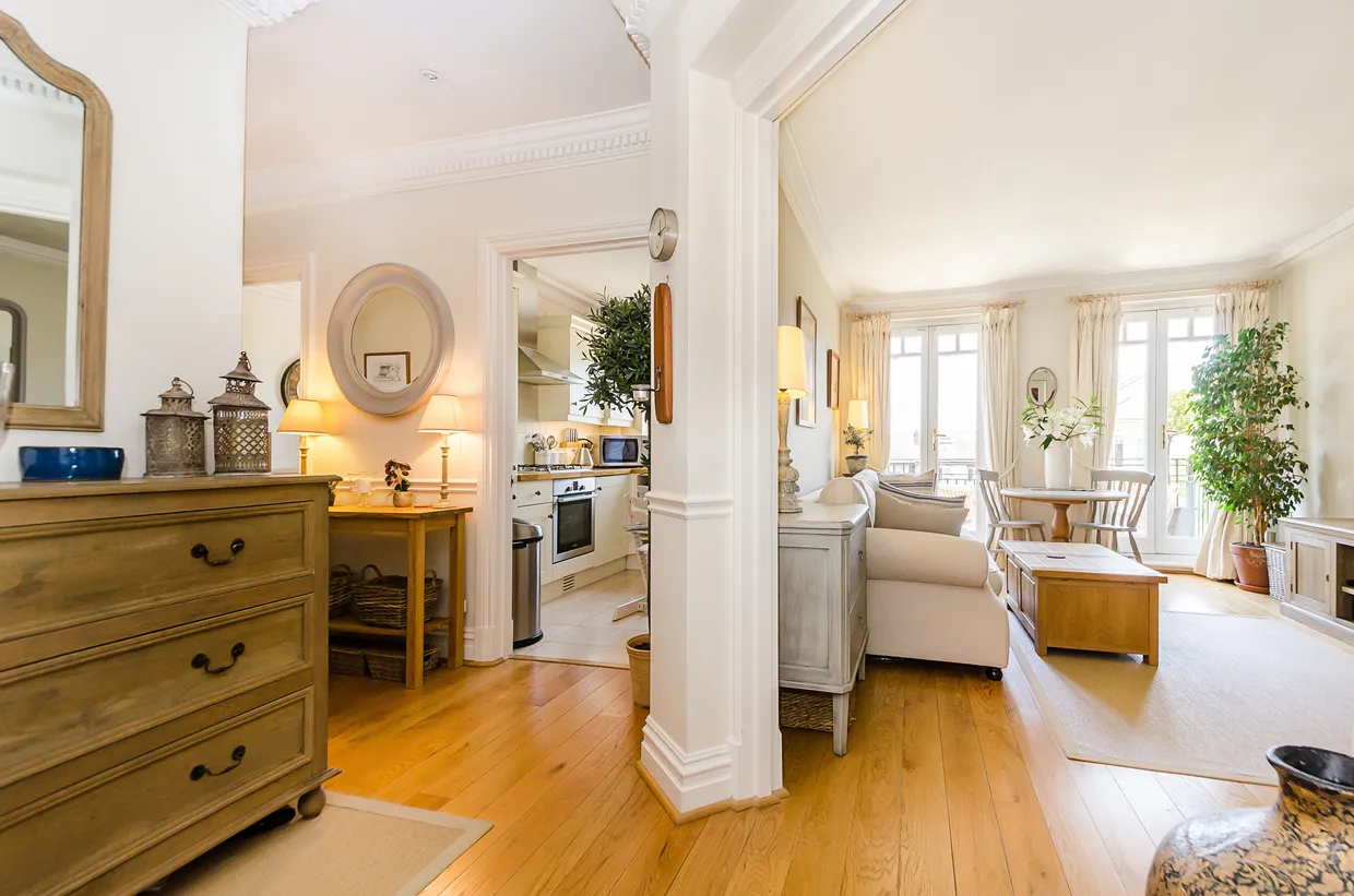 Clevedon Road, TWICKENHAM, TW1 photo 2