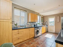 Elmwood Avenue, Waterlooville thumb 3