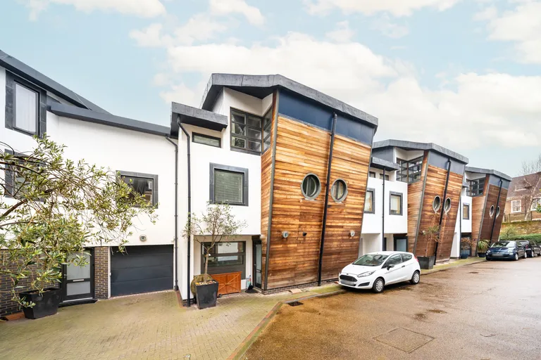 Francis Bentley Mews, London, SW4