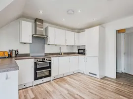 Hoadley Road, Horley thumb 3