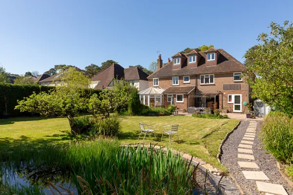 Balcombe Road, Horley, Surrey, RH6