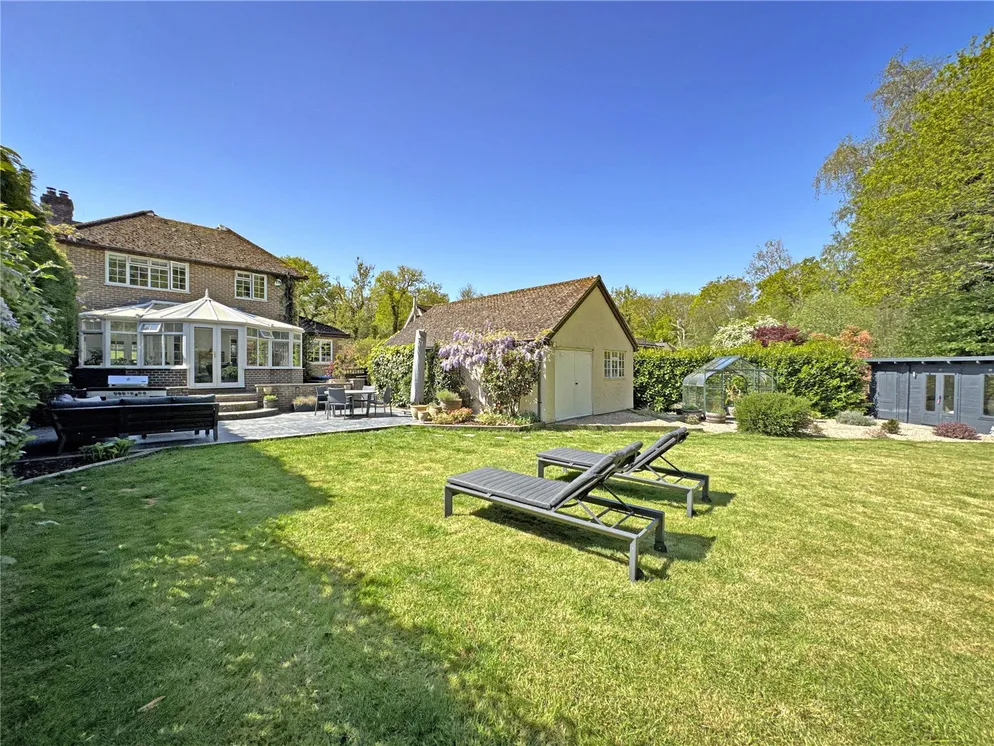 Property carousel item 11