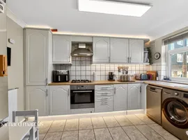 Pruden Close, London thumb 3