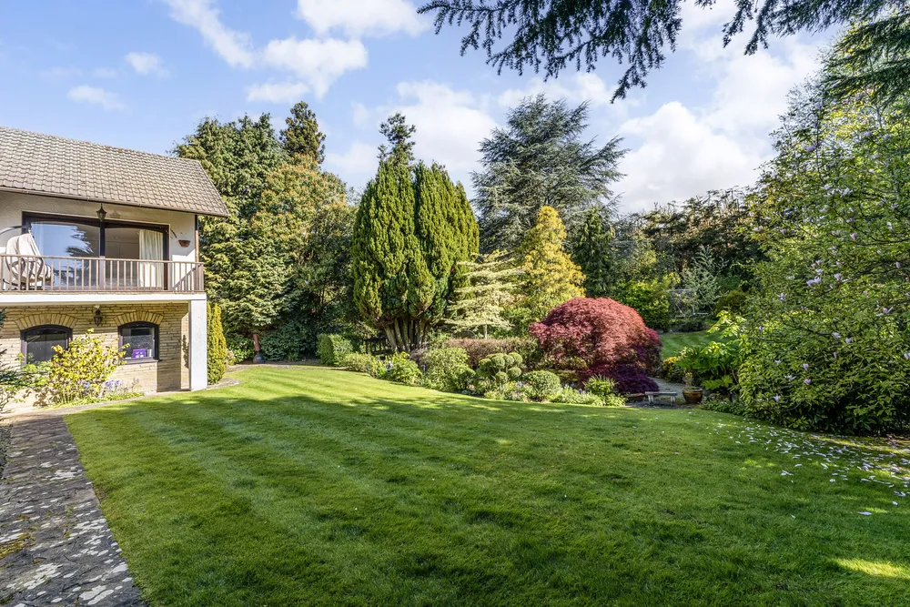 Spring Lake, Stanmore, HA7