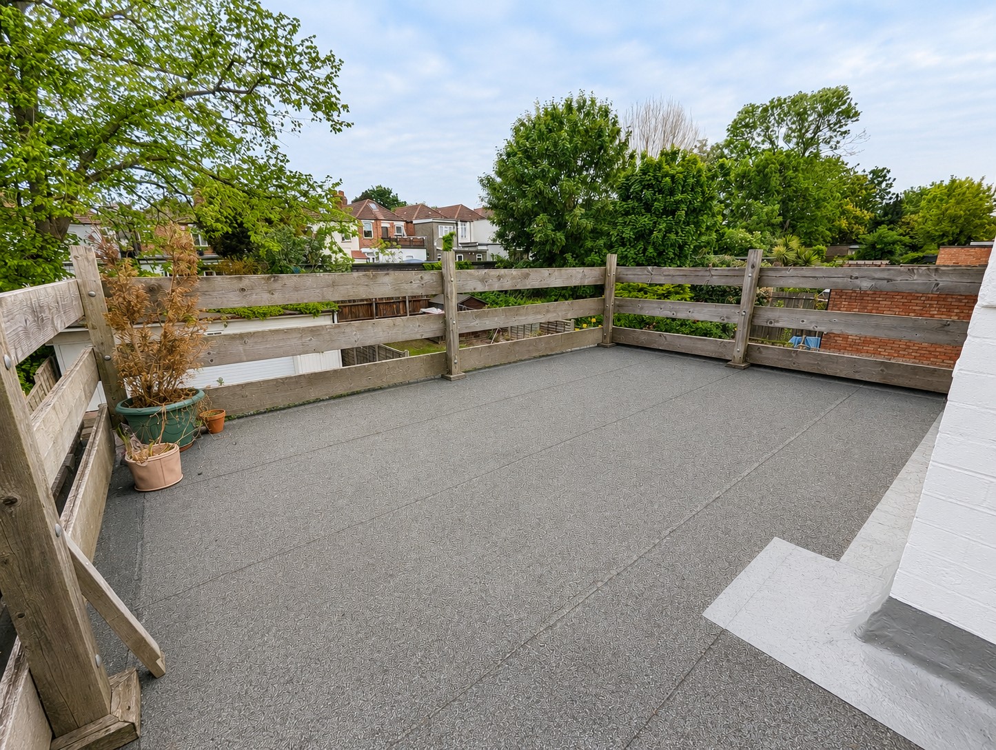 Large Two Bed Flat with Roof Terrace  To Let  Sevington Road  NW4 Image 12