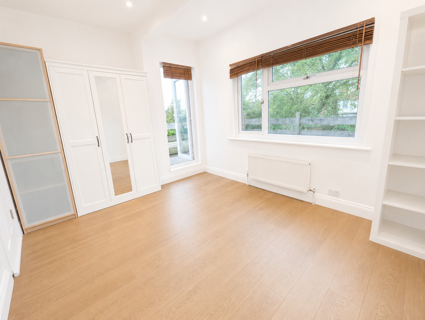 Large Two Bed Flat with Roof Terrace  To Let  Sevington Road  NW4 Image 7