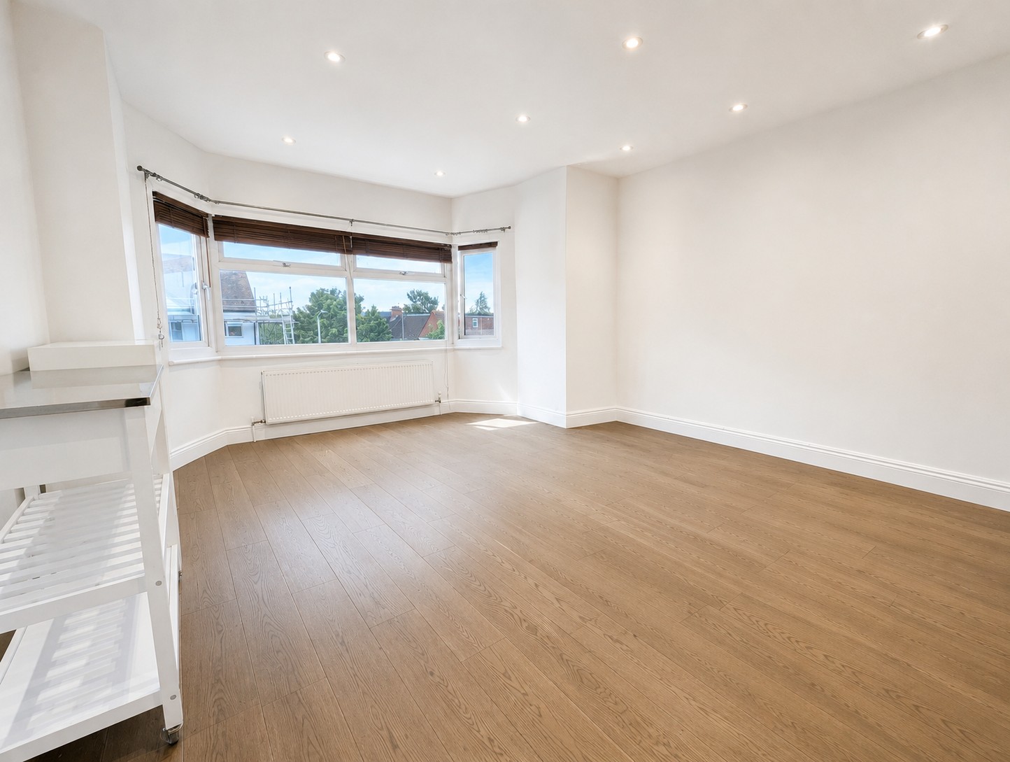 Large Two Bed Flat with Roof Terrace  To Let  Sevington Road  NW4 Image 1