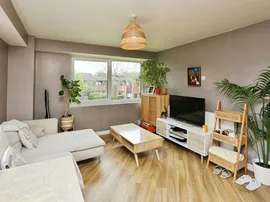 Wickham Road, Fareham thumb 2