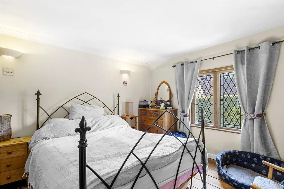 Property carousel item 12