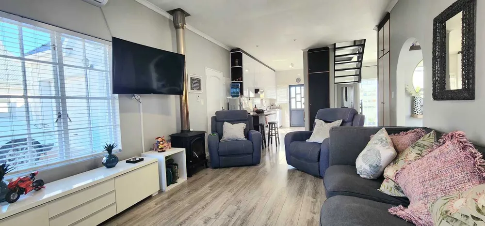 South Africa, Western Cape, Greenways Golf Estate, Village Green Close, 11