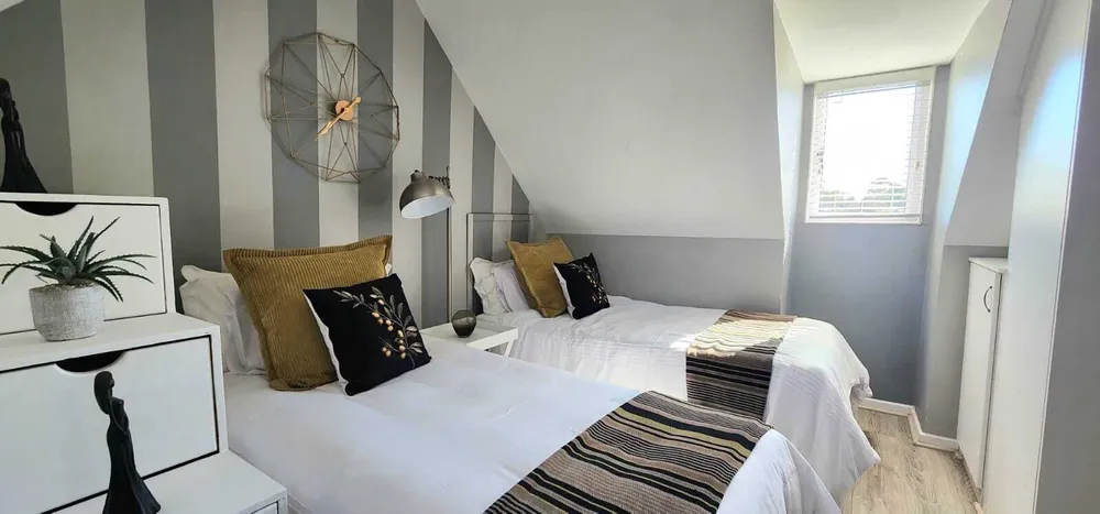 South Africa, Western Cape, Greenways Golf Estate, Village Green Close, 11
