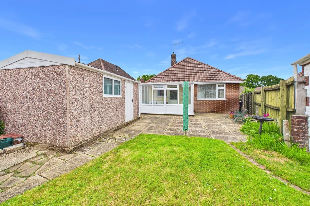 Property carousel item 4