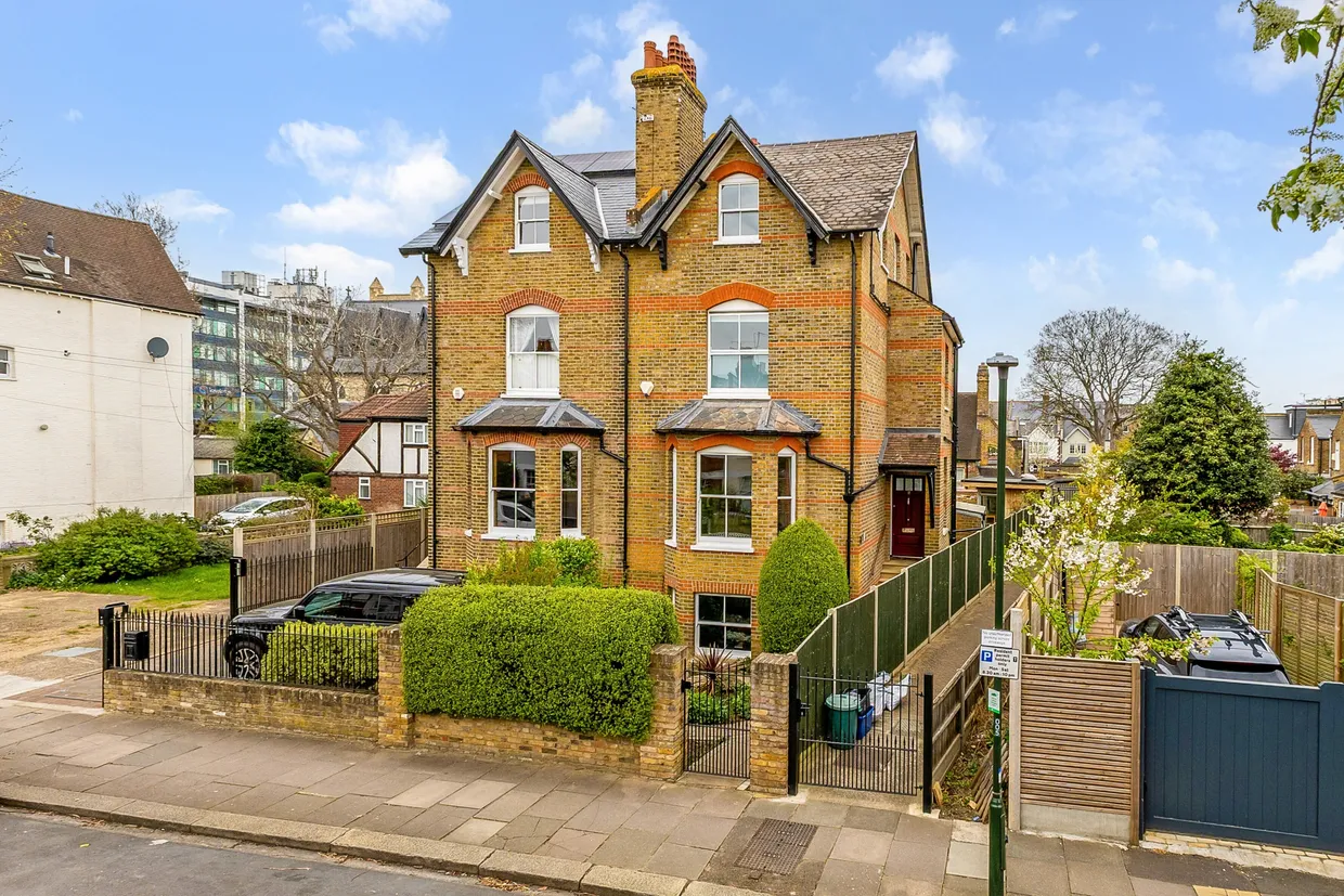 Bridgeman Road, Teddington, TW11 photo 1