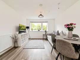 Blossom Drive, Welwyn Garden City thumb 3