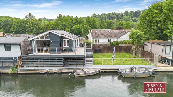 Wargrave Road, Henley-on-Thames, Berkshire, RG9