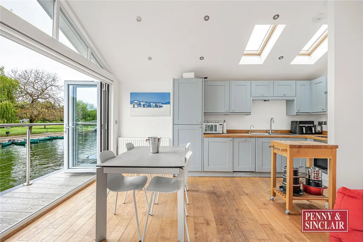 Wargrave Road, Henley-on-Thames, Berkshire, RG9