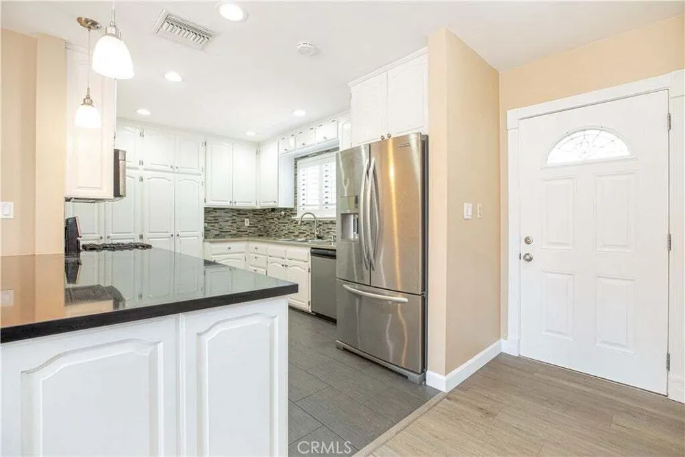 10207 Collett Ave, North Hills, CA 91343-1430