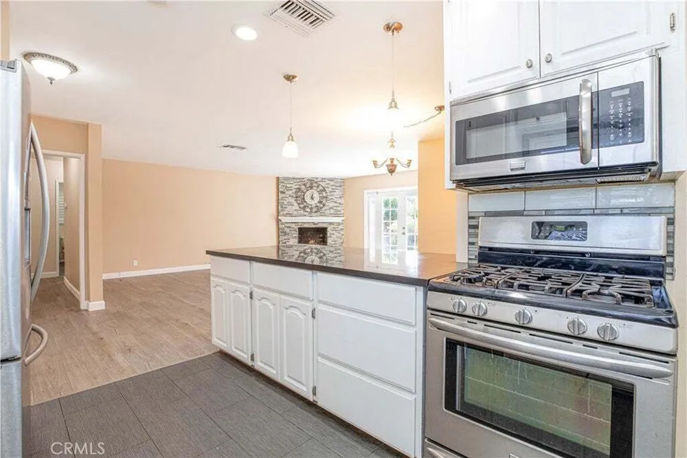 10207 Collett Ave, North Hills, CA 91343-1430