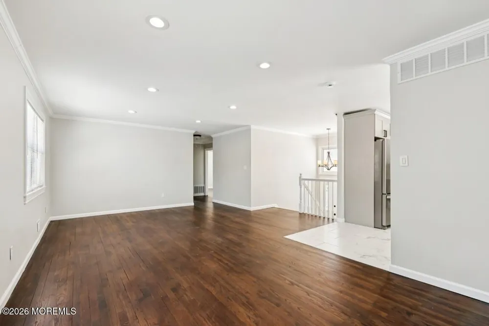 96 Twin Rivers Dr, Toms River, NJ 08753